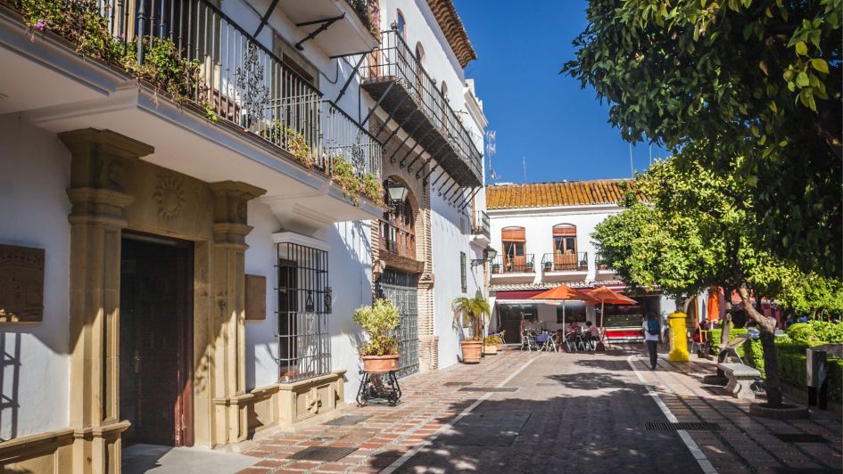 Plaza de los Naranjos en el centro histórico de Marbella, plaza del casco antiguo, costa del sol