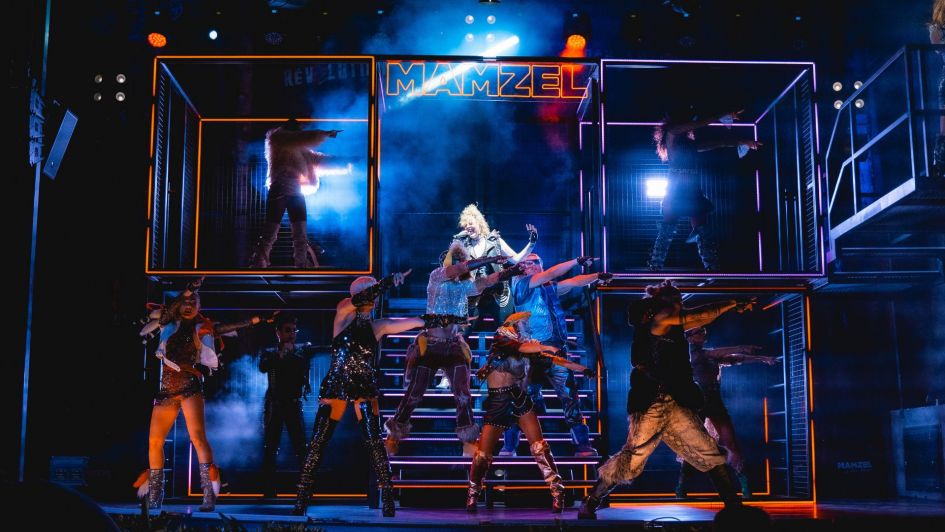 LA style dinner show, by Casani Group, at Mamzels Marbella