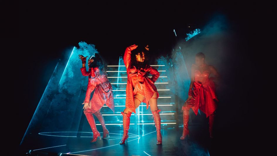 LA style cabaret dinner show, by Casani Group, at Mamzels Marbella