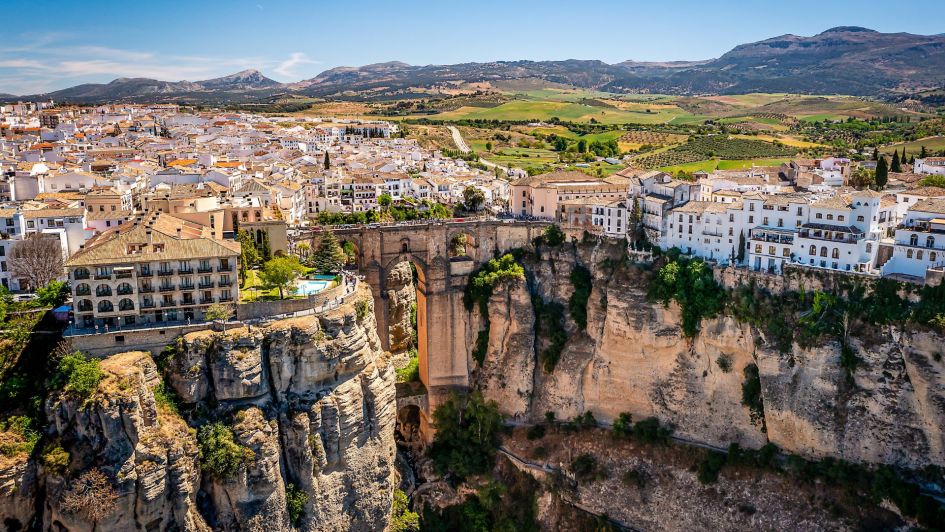Gorge de Ronda et pont reliant la vieille ville à la nouvelle
