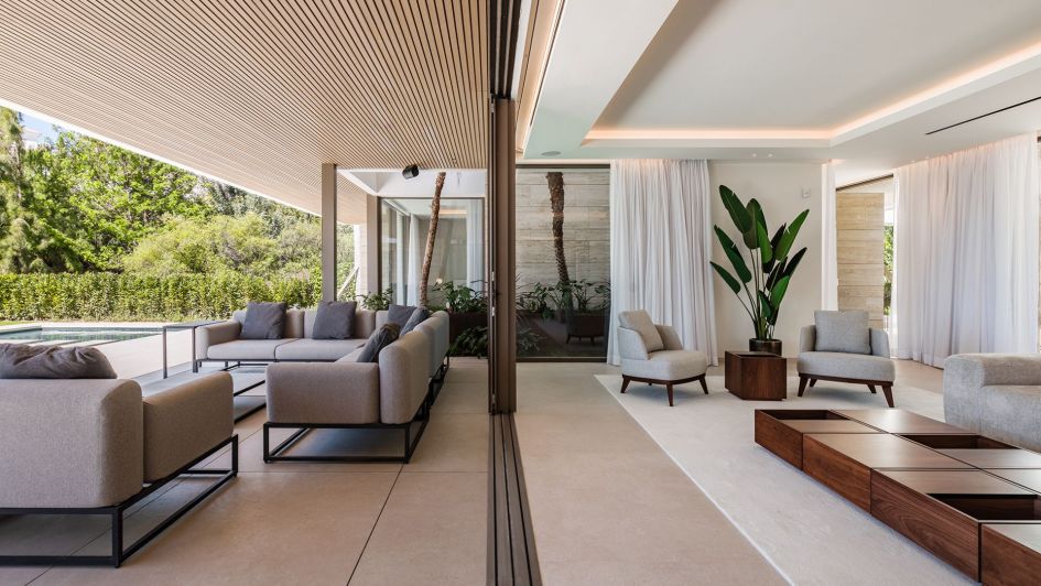 Typical indoor-outdoor living in a villa under €5M in Marbella, Costa del Sol