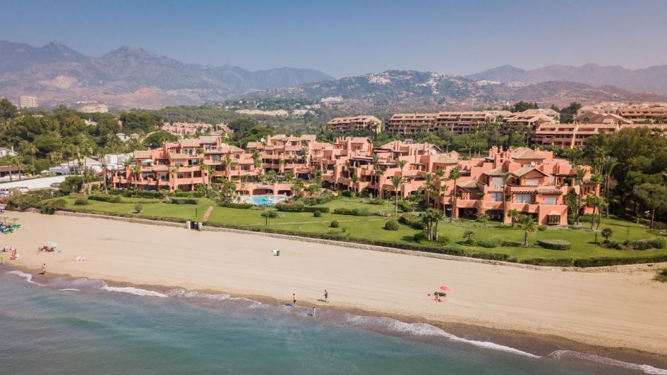 La Morera promoción de lujo en primera línea de playa en la playa de Los Monteros, Marbella, Costa del Sol, Málaga