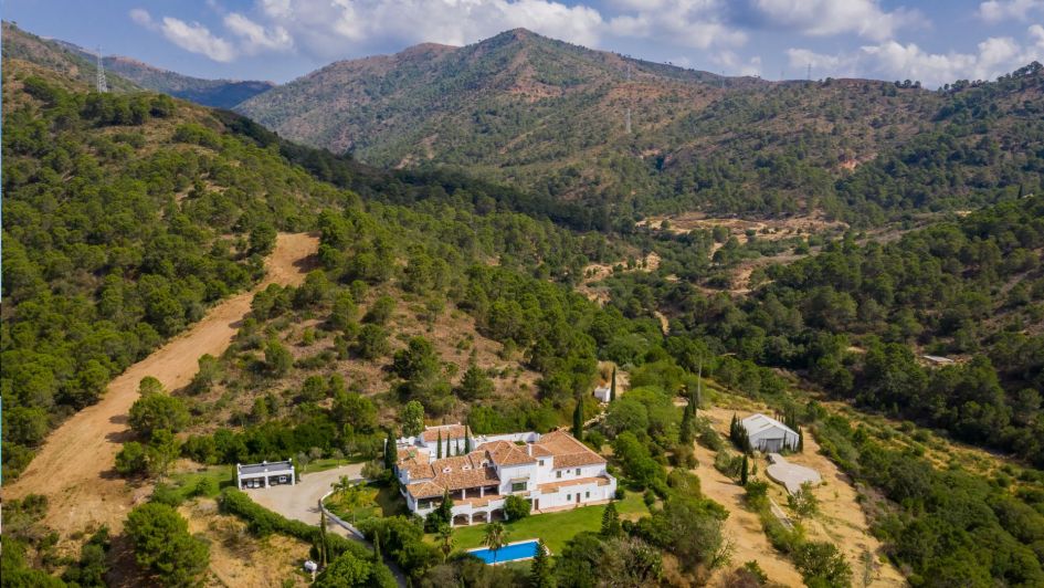 Cortijo en El Velerin, Estepona