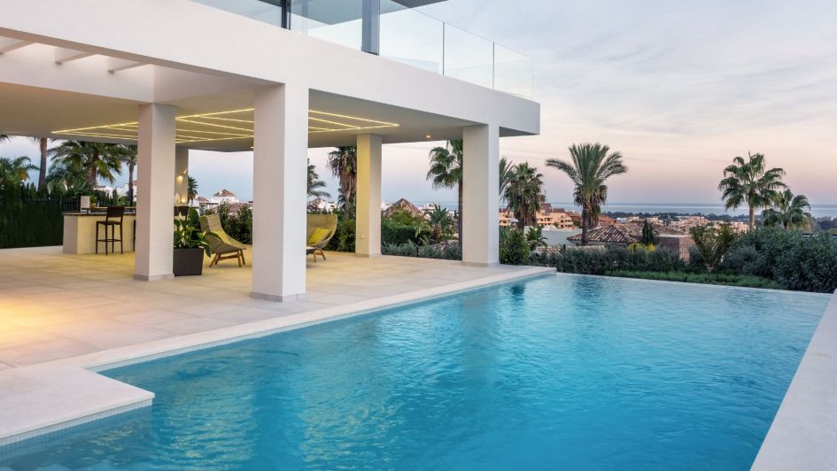 Neue Villa mit Meerblick in La Alquería, Benahavís