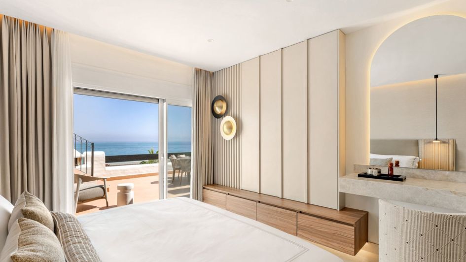 Maison de luxe, chambre avec vue panoramique sur la mer, maison en première ligne de plage