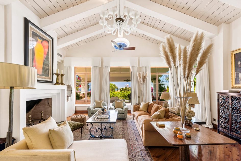 Distintictive villa for sale in Sierra Blanca, Marbella