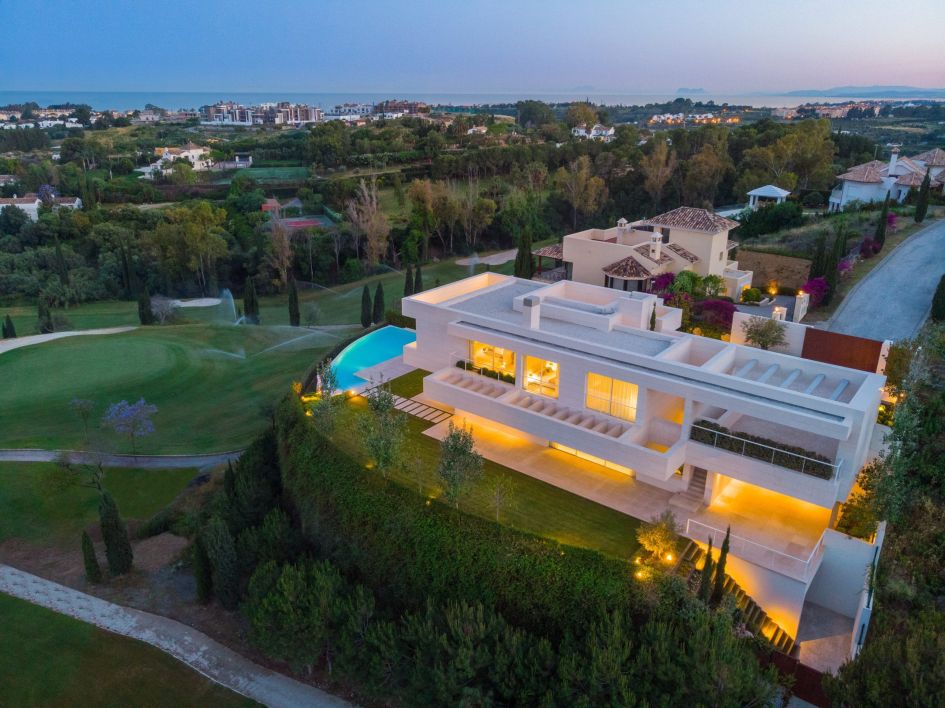 Villa de estilo moderno con vistas al golf, Marbella