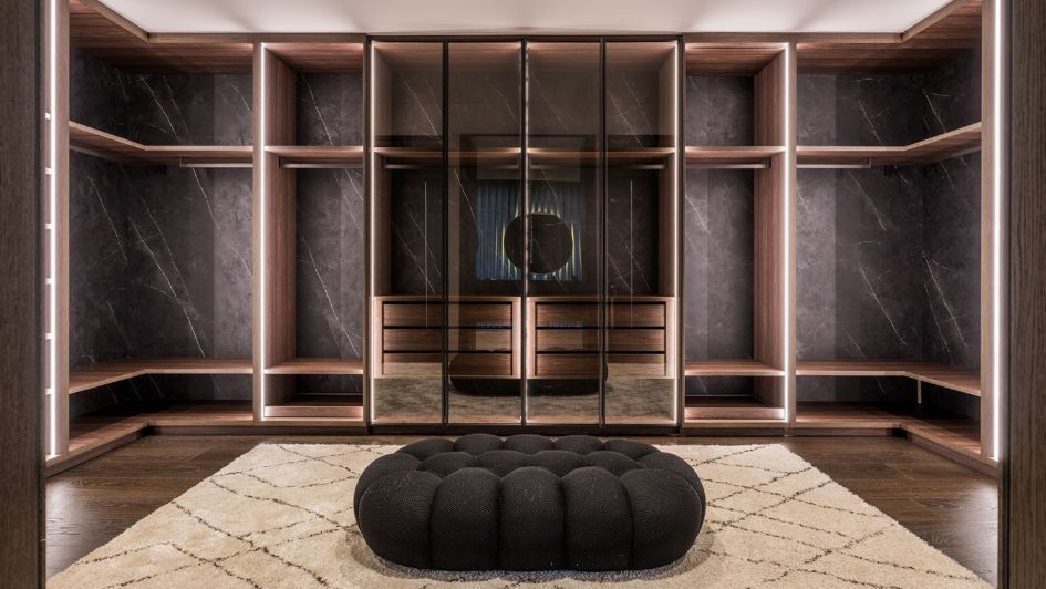 Walk-in closet , Villa Hermes La Zagaleta