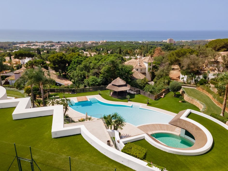 Exclusiva finca de lujo con impresionantes vistas al mar ubicada en Hacienda Las Chapas.