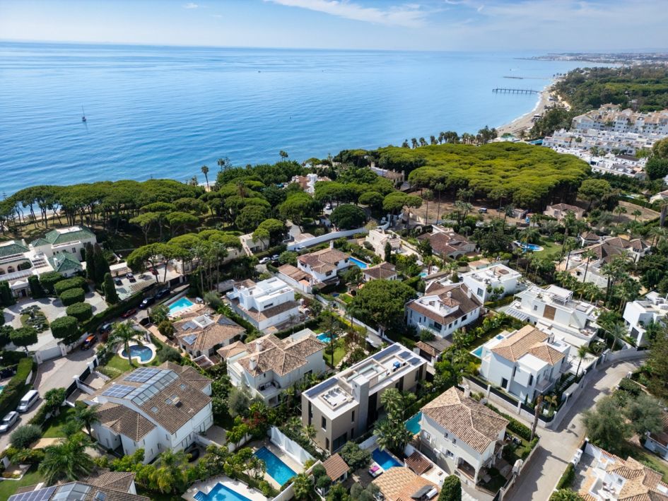 Exclusiva comunidad frente al mar en Casablanca con villas de lujo y vistas impresionantes al Mediterráneo
