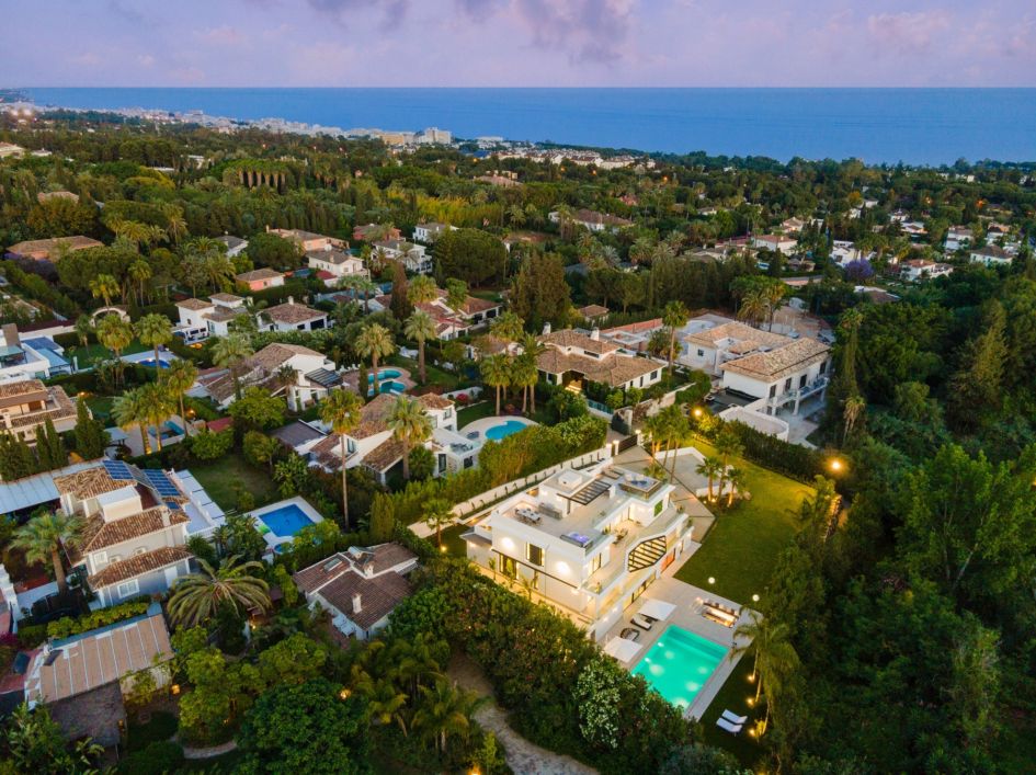 Propiedades de prestigio con vistas panorámicas al Mediterráneo en Nagüeles