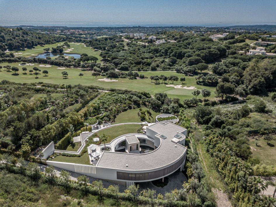 Villa VELA par Manuel Ruiz Moriche, ARK - El Mirador de la Reserva, Sotogrande
