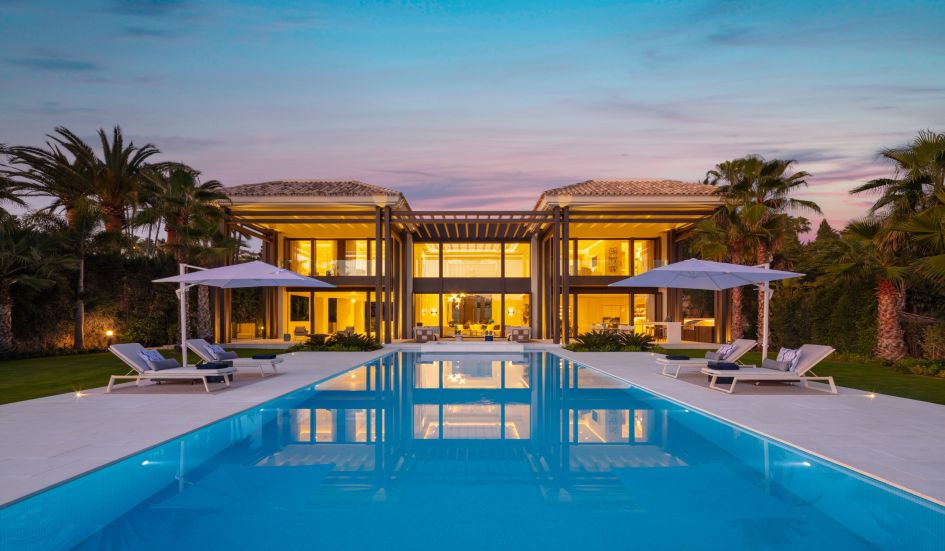 Villa by Tobal Arquitectos