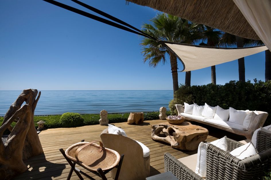 Impresionante finca en primera línea de playa en Los Monteros