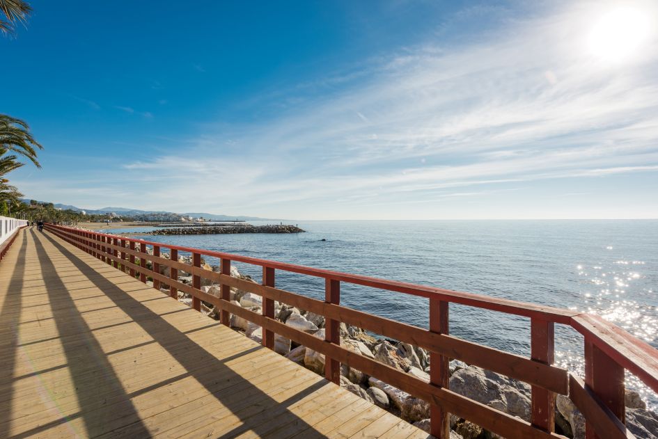 Málaga coastal path connects towns all allong Costa del Sol