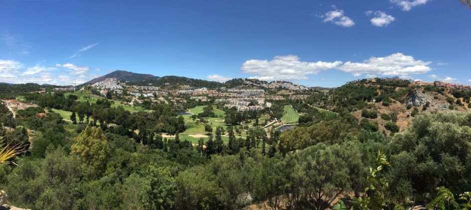 Puerto del Almendro area and golf in Benahavis