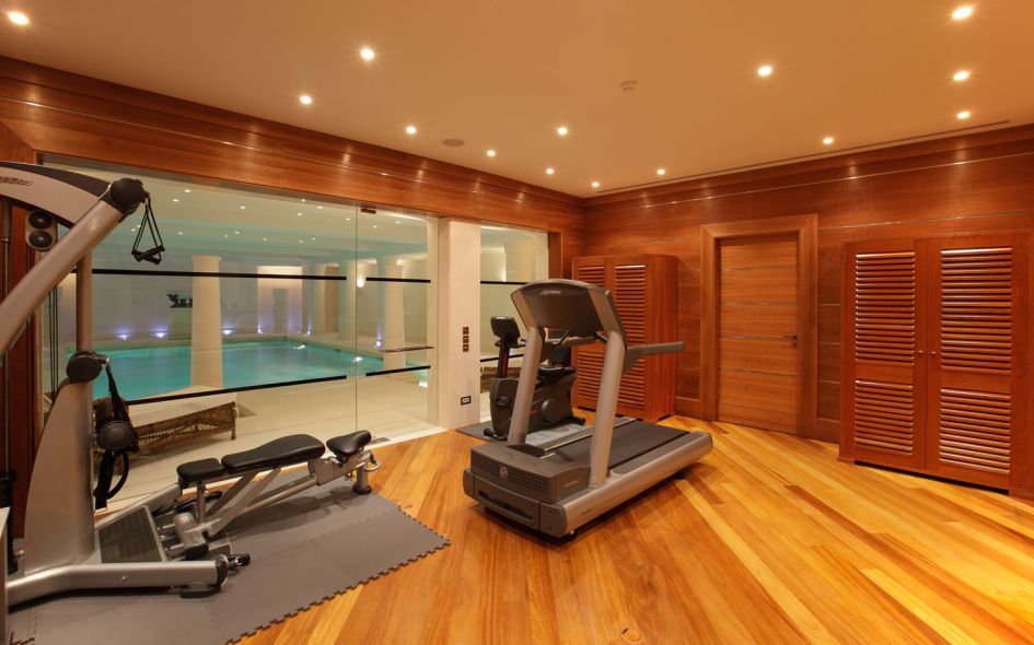 Private Gym in Marbella Golden Mile Villa