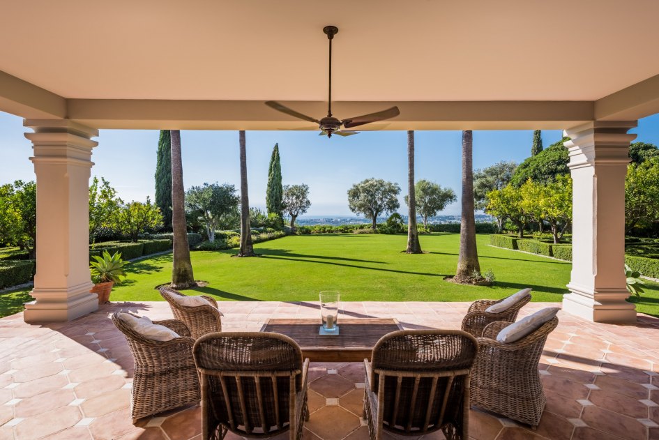 Villa for sale in Marbella Hill Club, Marbella Golden Mile