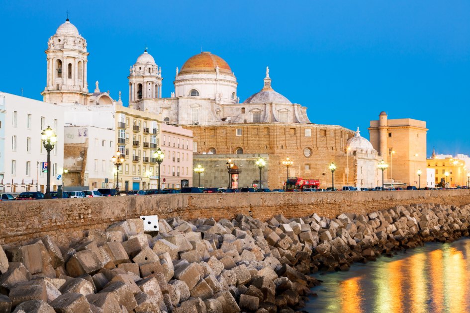 Maravillosa catedral de estilo neoclásico en Cádiz