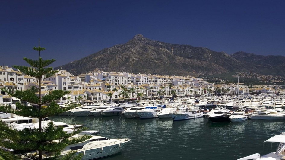 Puerto Banús marina with La Concha mountain in the distance