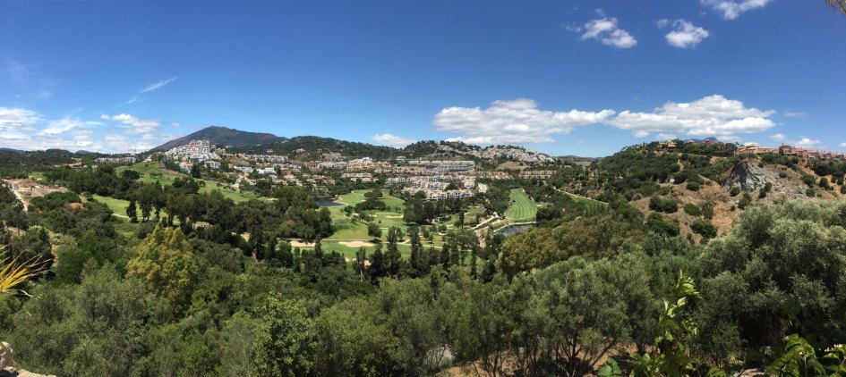 Puerto del Almendro area and golf in Benahavis