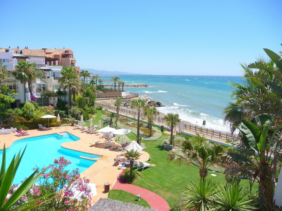 Duplex Penthouse Right on the Sea, Marbella