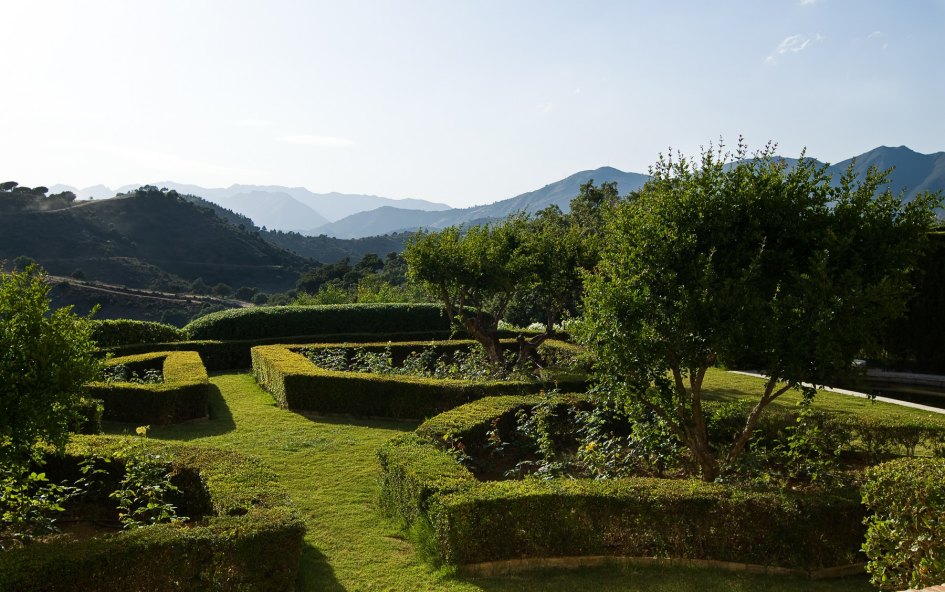 Property garden in La Mairena Marbella