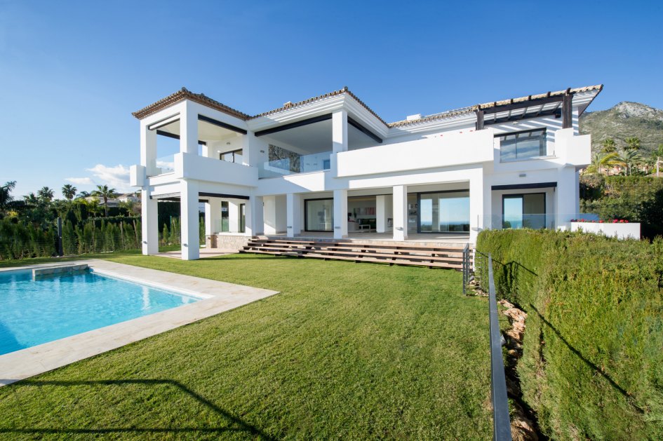 Villa de Estilo Moderno con Vistas Maravillosas en Sierra Blanca