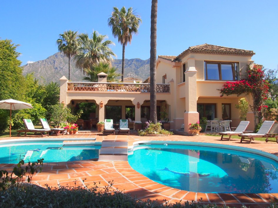 Villa en venta en Rocio de Nagüeles, Marbella Golden Mile