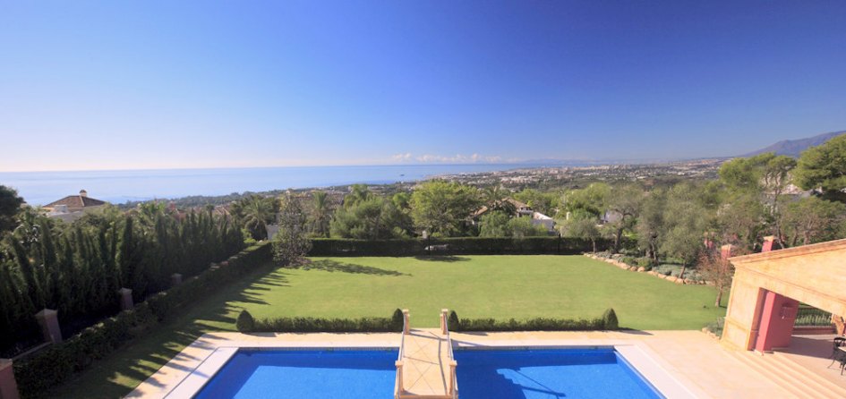 Pool and views, Marbella