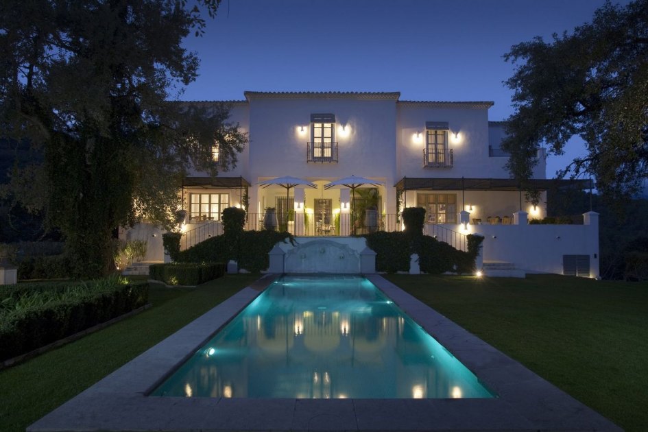 Luxury Villa for sale in El Madroñal, Benahavis