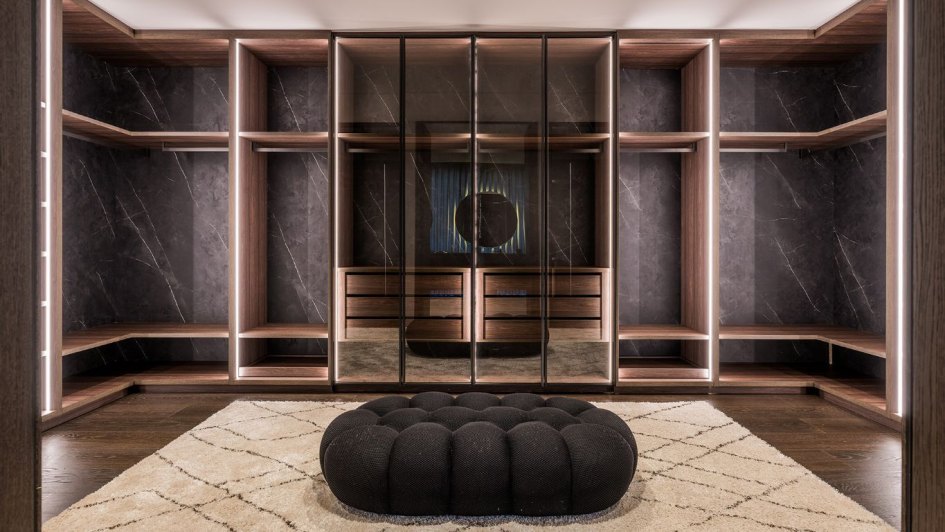 Walk-in closet , Villa Hermes La Zagaleta