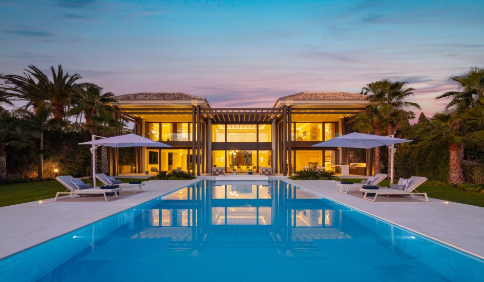 Villa by Tobal Arquitectos