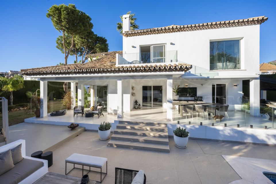 Villa en urbanización cerrada y vigilada en Nueva Andalucía, Marbella