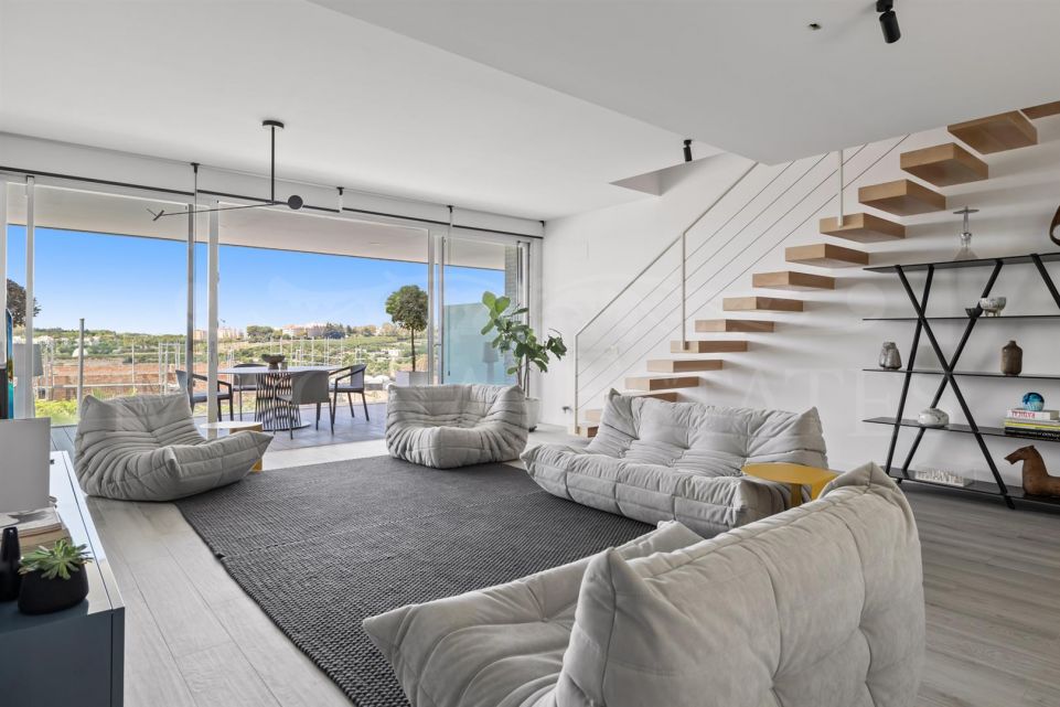 Brand new resale townhouse in Cancelada, Estepona, with sea views
