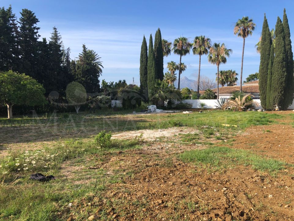 Plot in Guadalmina Baja with project and license