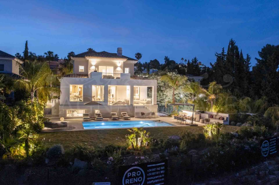 Exclusive Frontline Golf Villa, Atalaya, Estepona, Spain