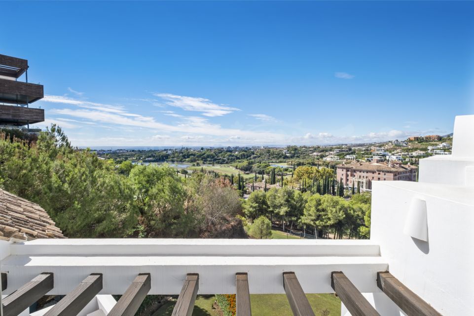 Exclusive Duplex Penthouse in Tee 5, Benahavis