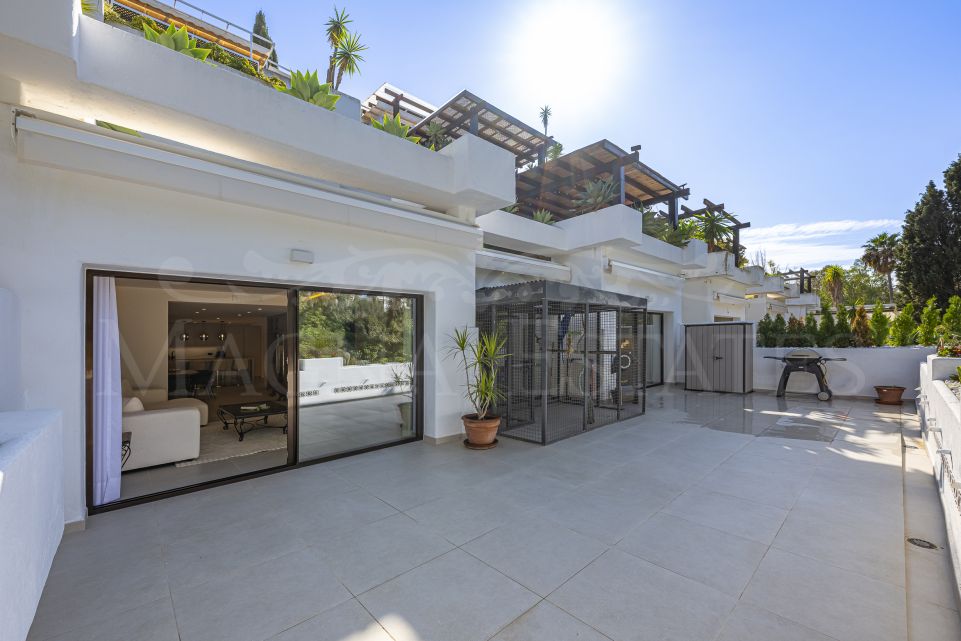 Apartamento en Planta Baja en Kings Hills, Milla de Oro de Marbella