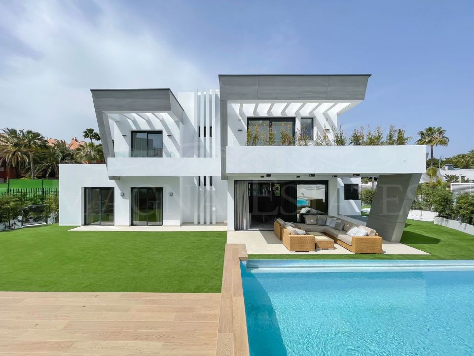 A unique property: Brand new villa in Puerto Banús, fully furnished