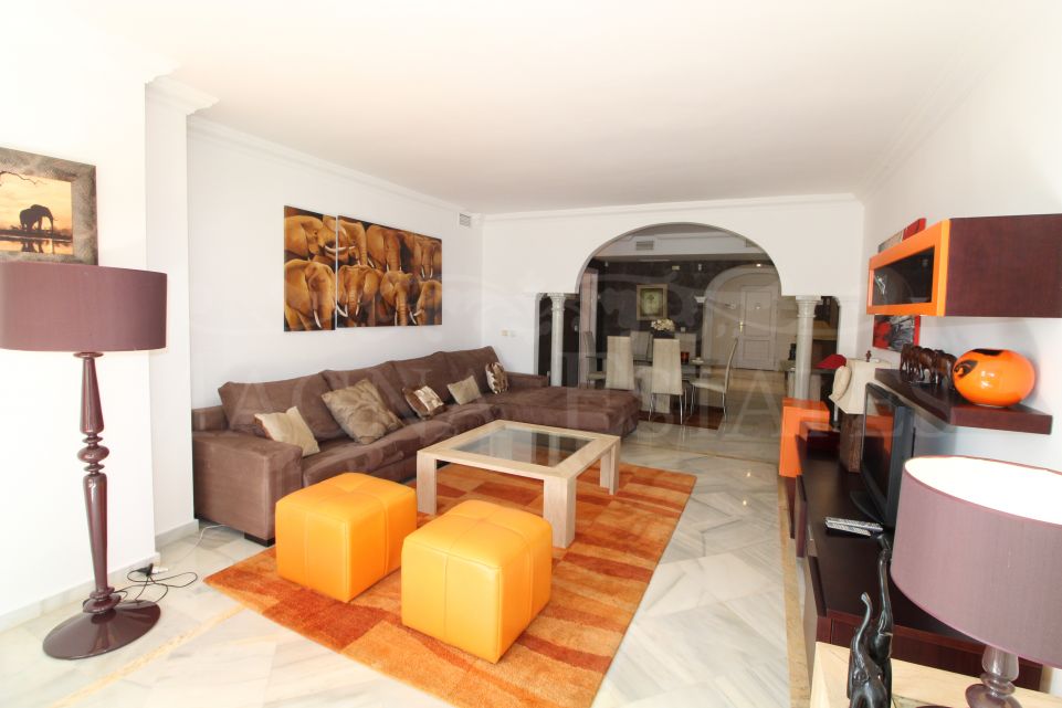 Bonito y amplio apartamento en Magna Marbella
