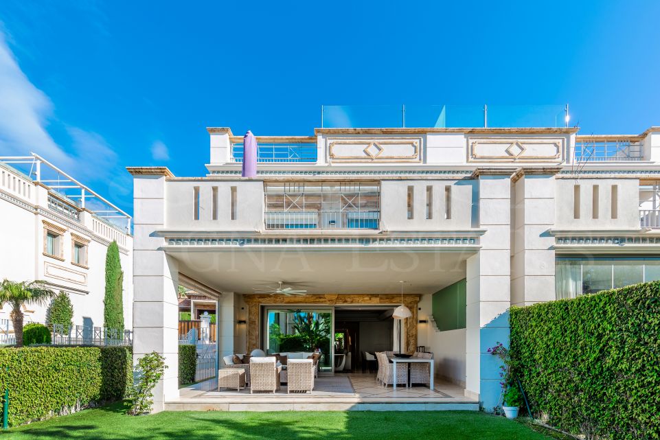 Luxurious and exclusive semi-detached villa in Sierra Blanca