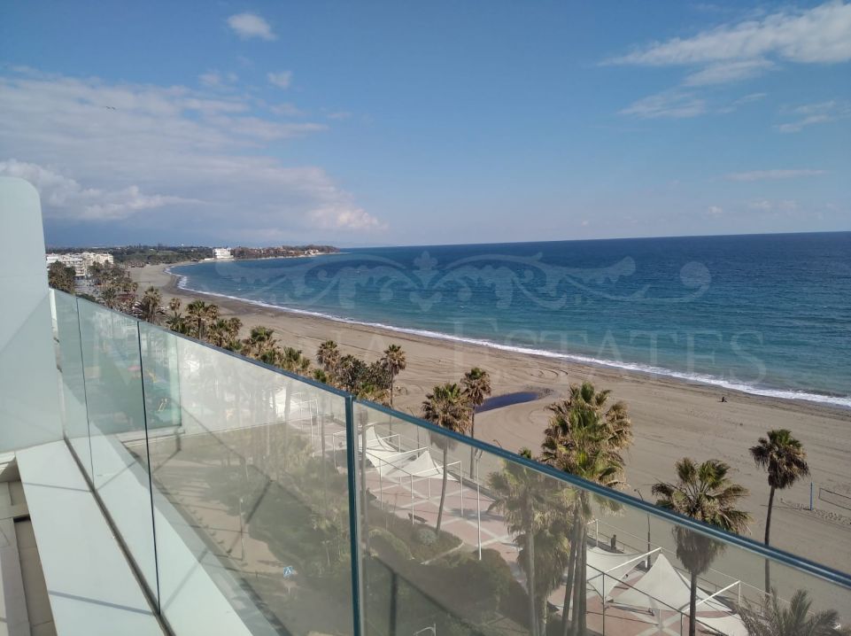 Apartment on the beachfront in the center of Estepona