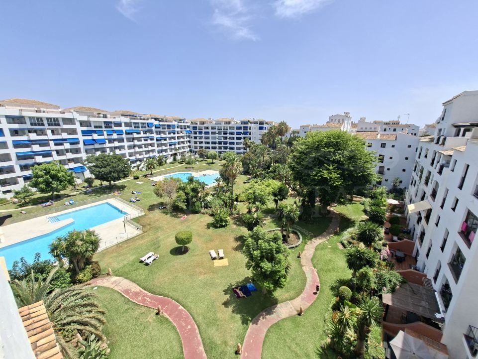 Elegant Penthouse in Jardines del Puerto
