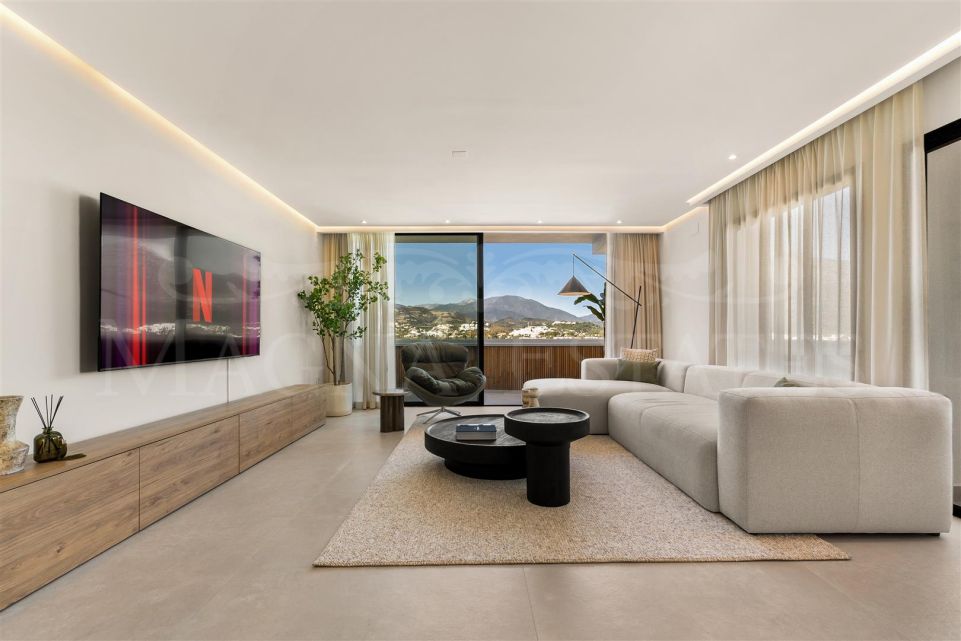 Ático Reformado con Vistas Panorámicas en Nueva Andalucía, Marbella