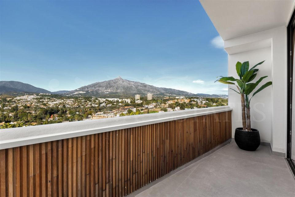 Penthouse with Panoramic Views in Nueva Andalucia, Marbella