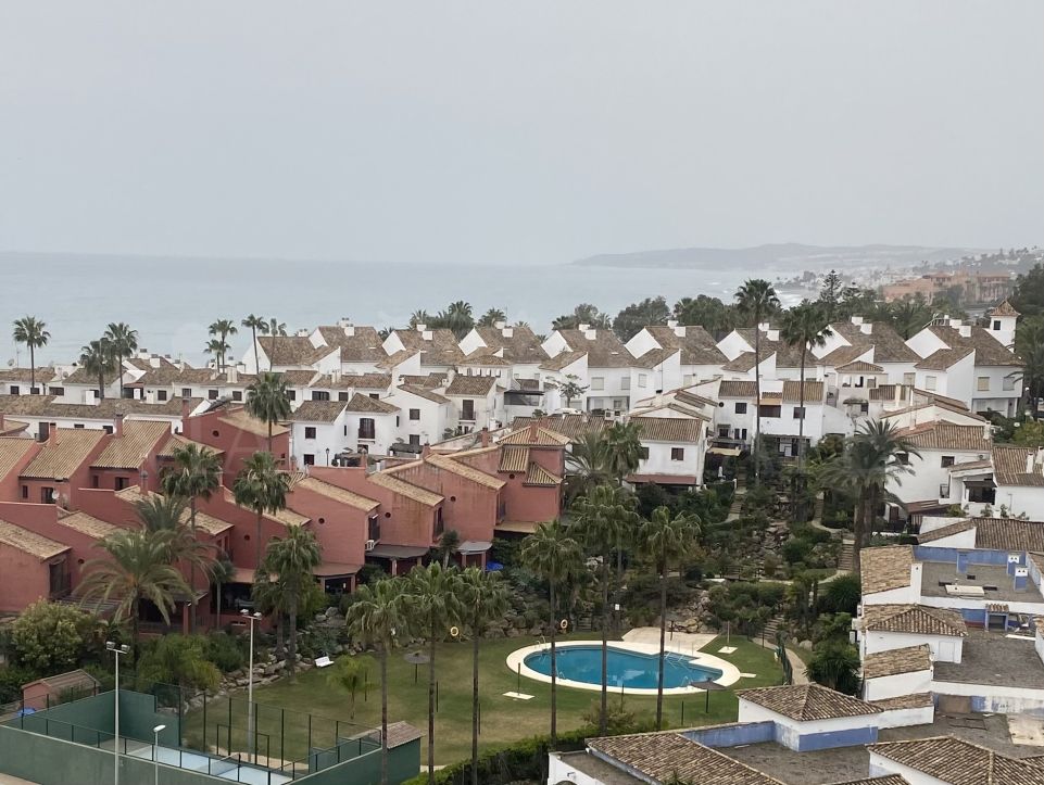 Beachside two-bedroom townhouse with sea views in Estepona West