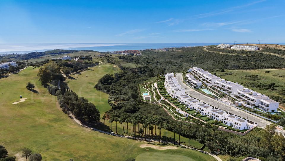 Brand-new semi-detached house in Estepona Golf