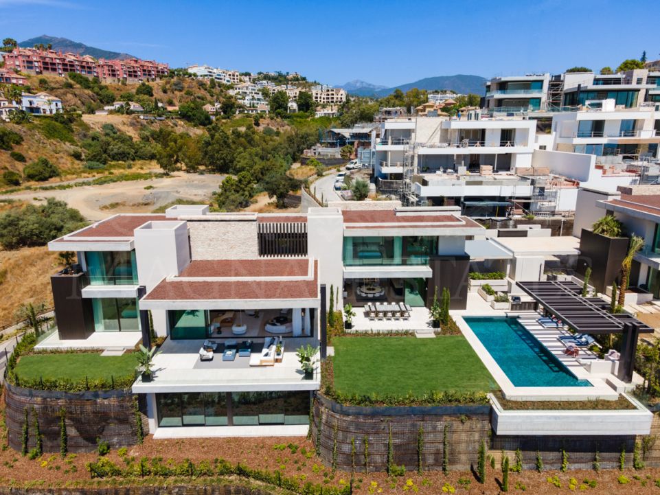 Contemporary villa in La Quinta, Benahavís