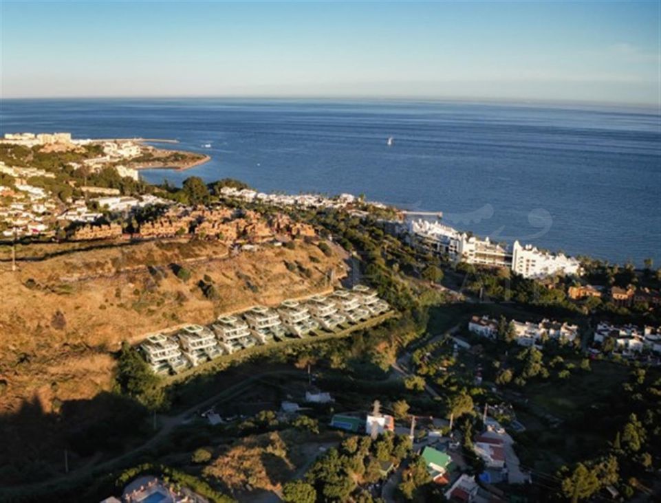 Contemporary Semi Detached House in Seghers, Estepona with Private Pool and Panoramic Views